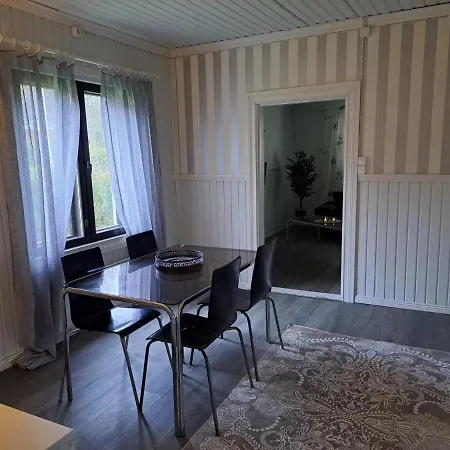 Omakotitalo Omalla Isolla Pihalla, Keskustassa Saarijarvi