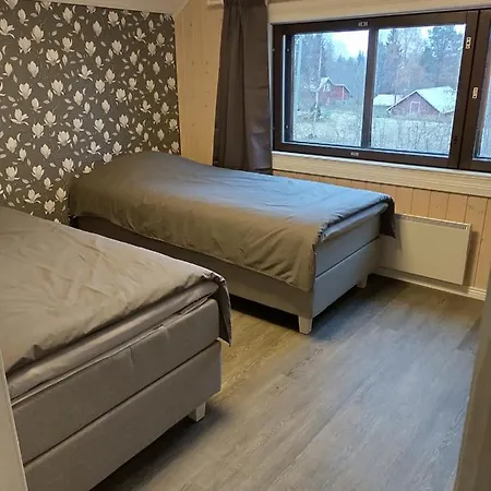 Omakotitalo Omalla Isolla Pihalla, Keskustassa Villa *