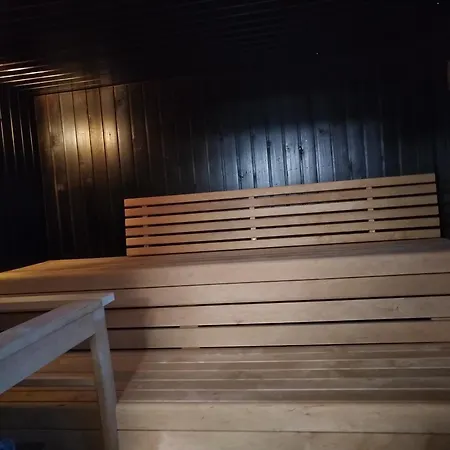 Omakotitalo Omalla Isolla Pihalla, Keskustassa Saarijarvi